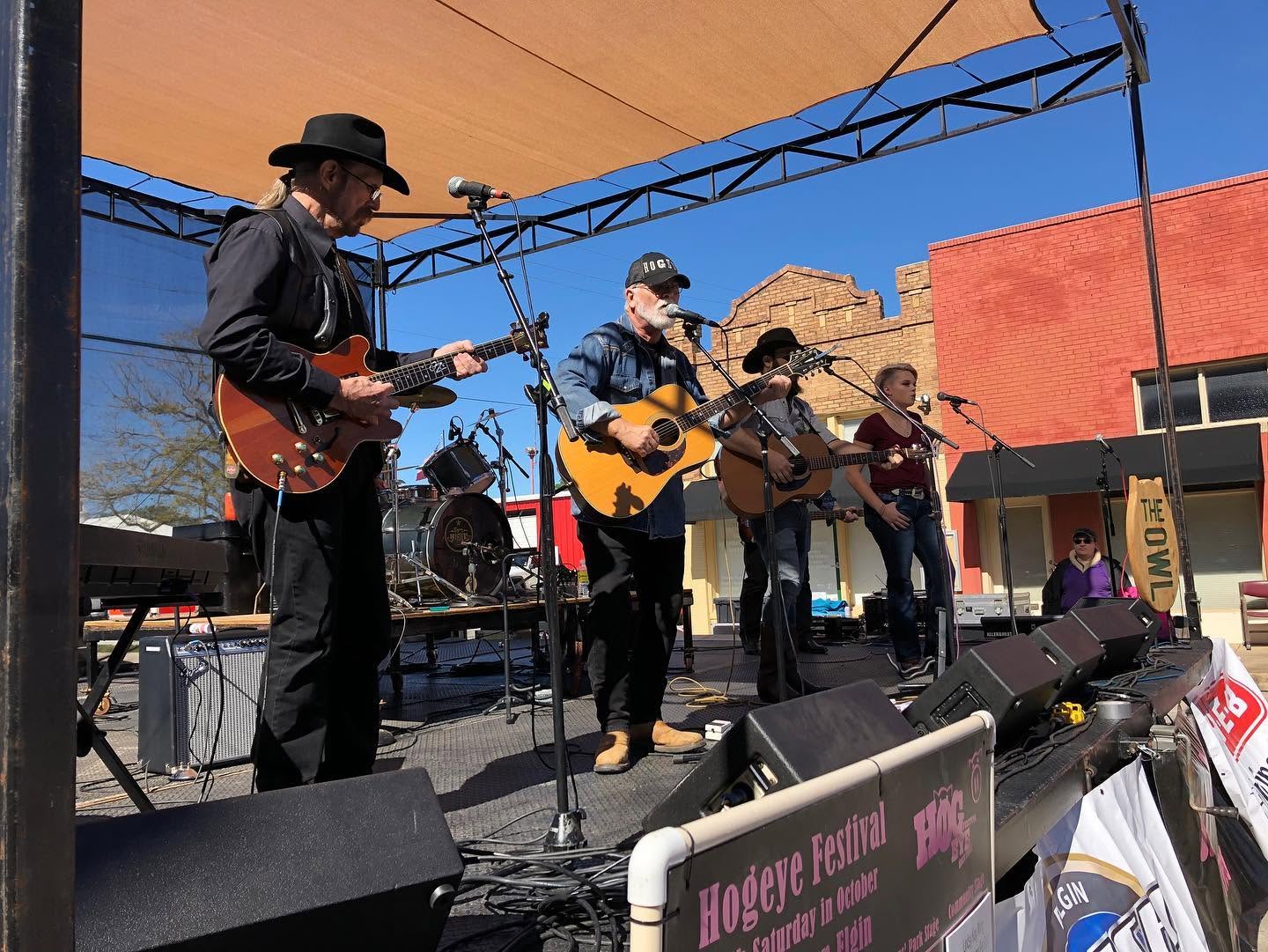 Gypsy Drifters performing at the 2019 Hogeye Festival